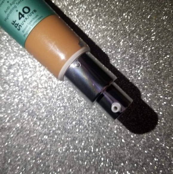 It Cosmetics Your Skin But Better Matte Foundation - Picture 3 of 8